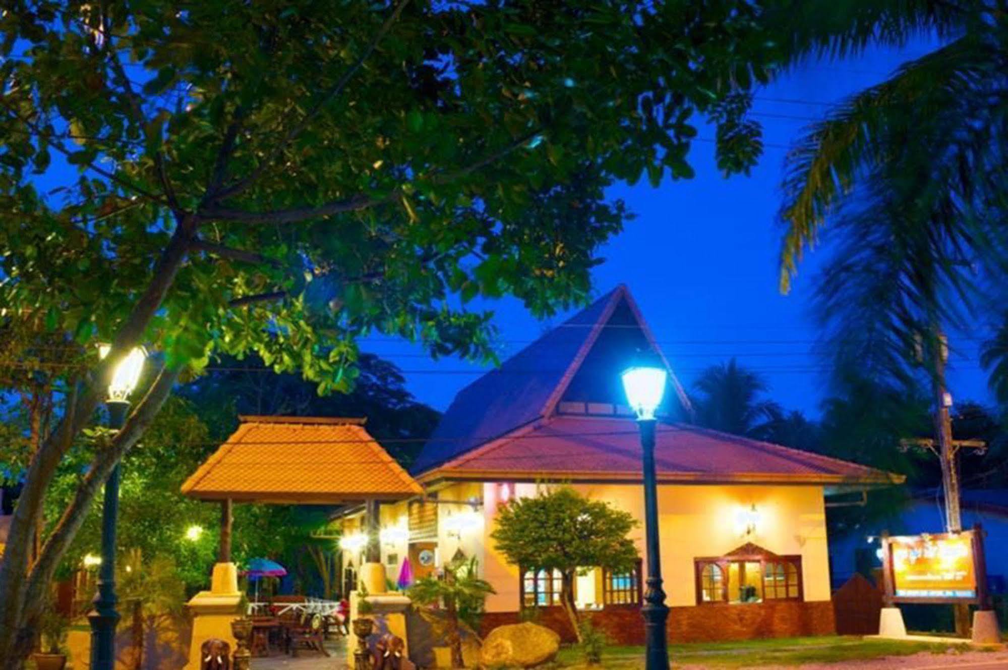 Boom Boom Beach Resort Laem Sing Chanthaburi Dış mekan fotoğraf
